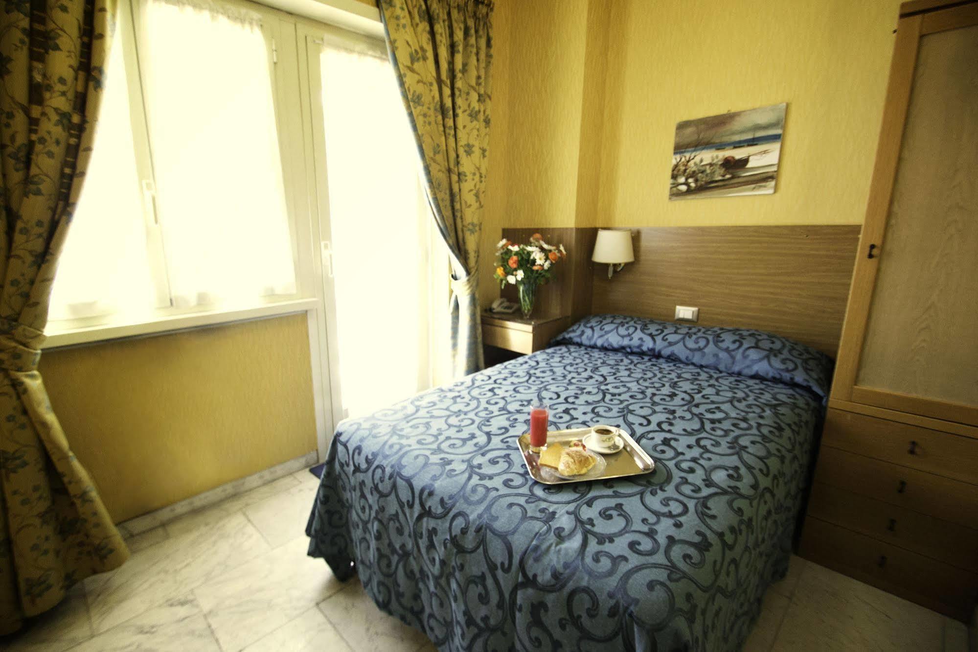 York Hotel Рим Экстерьер фото